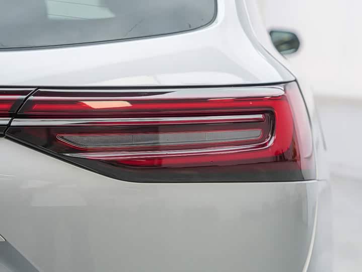 2024 AITO M7 1.5T RWD Plus (White)