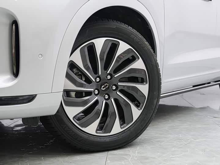 2024 AITO M7 1.5T RWD Plus (White)