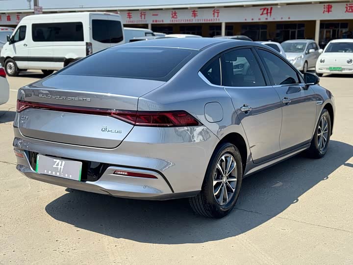 2024 BYD Qin Plus DM-i Glory 120km Flagship PHEV S
