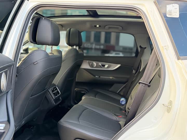 2023 Chery Tiggo 8 Pro 2.0T 7-Seat SUV - Export Re