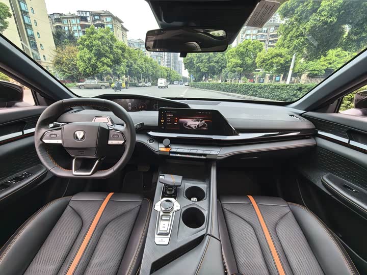2024 Changan UNI-V iDD PHEV Sport Sedan - Export R