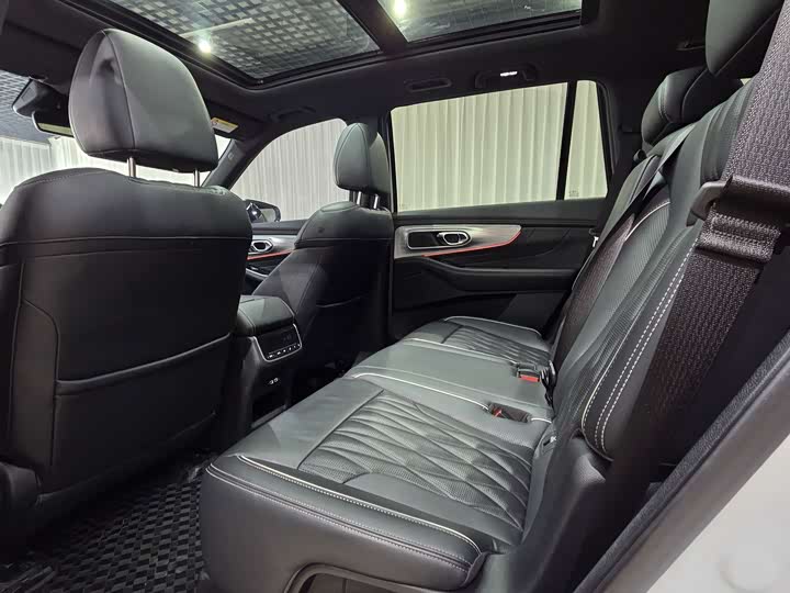 2023 GAC Trumpchi GS8 2.0T 7-Seat SUV - Export Rea