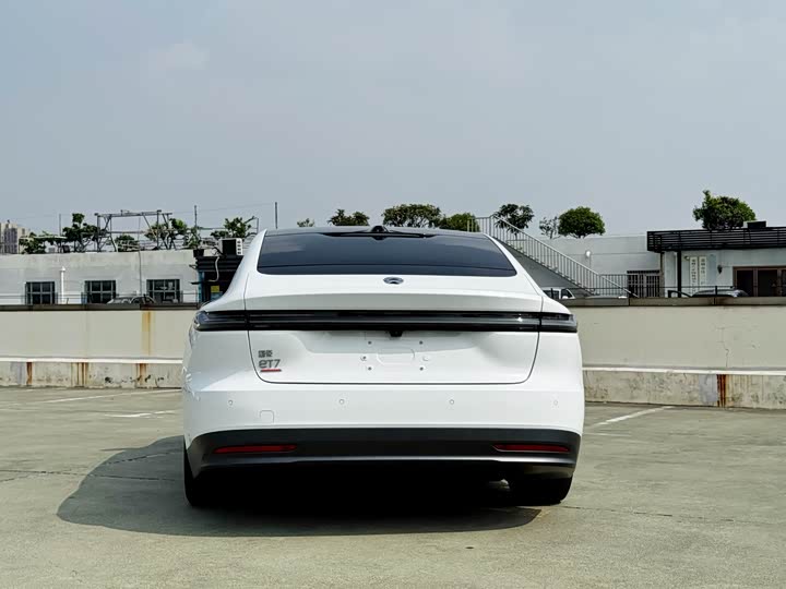 2023 NIO ET7 100kWh Executive Electric Sedan - Exp