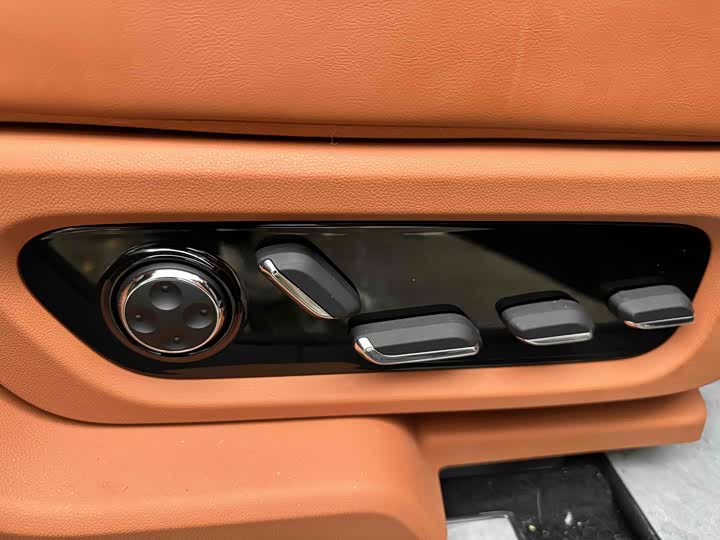 2024 AITO M9 Ultra EREV Luxury SUV (Huawei) - Expo
