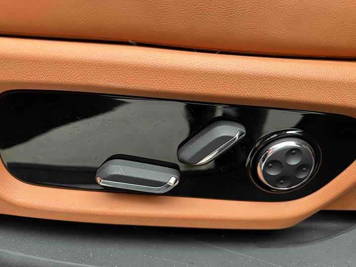 2024 AITO M9 Ultra EREV Luxury SUV (Huawei) - Expo