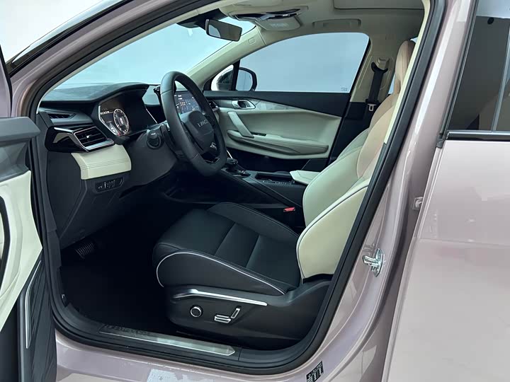 2023 Lynk & Co 06 1.5T Compact SUV - Export Ready 