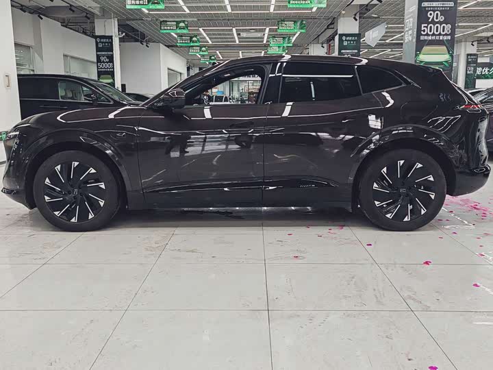 2024 Avatr 11 680km Electric SUV (Huawei) - Export