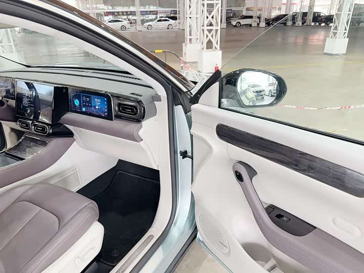Leapmotor 零跑C11 2023 轿车 - Export Ready LHD