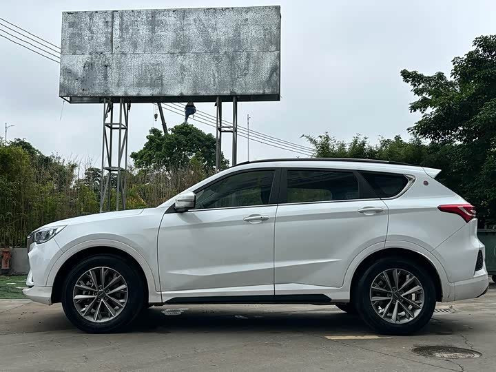 Jetour X70 2022 1.5T 轿车 - Export Ready LHD