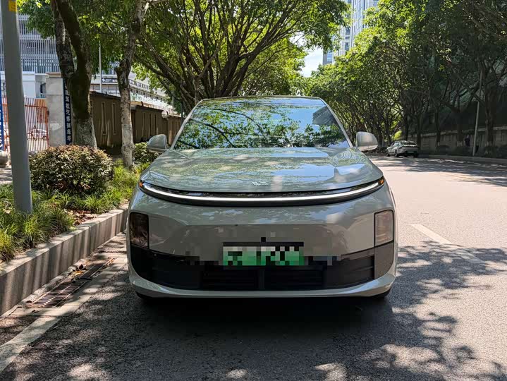 2024 Li Auto L6 Pro (Light Grey) - used car for export from China