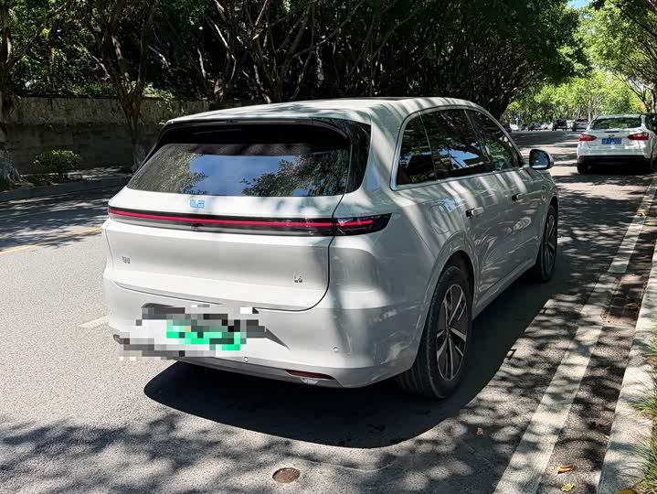 2024 Li Auto L6 Pro (Light Grey)