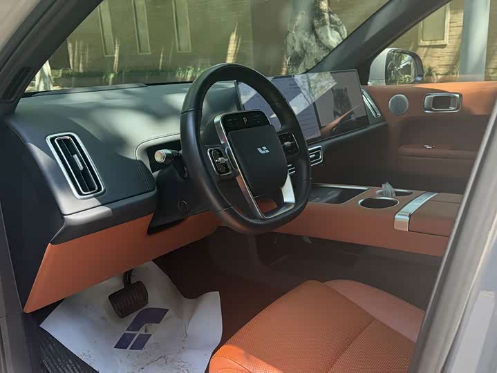 2024 Li Auto L6 Pro (Light Grey)