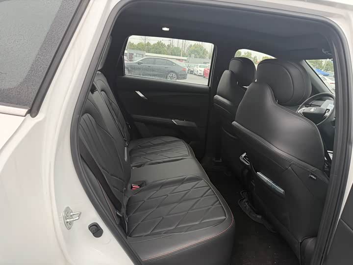 2025 Changan CS75 PLUS 4th Gen 1.5T Premium (White)