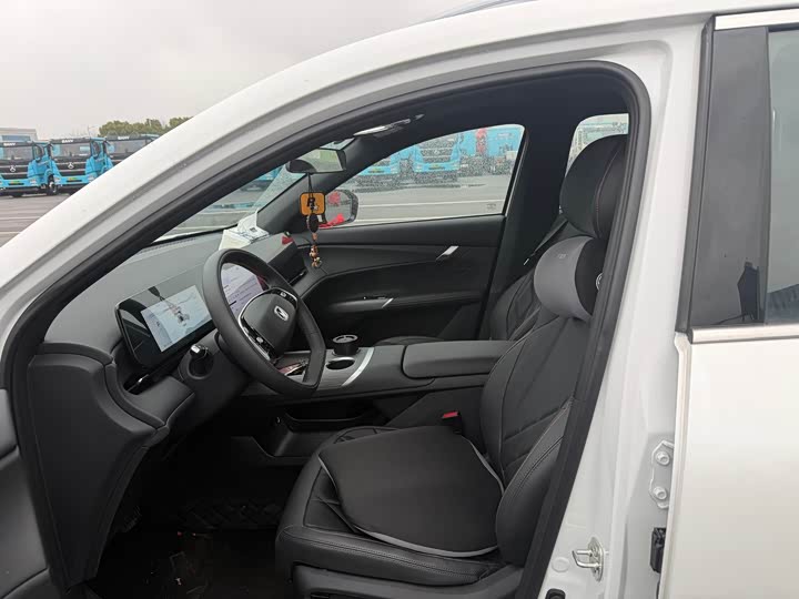2025 Changan CS75 PLUS 4th Gen 1.5T Premium (White)